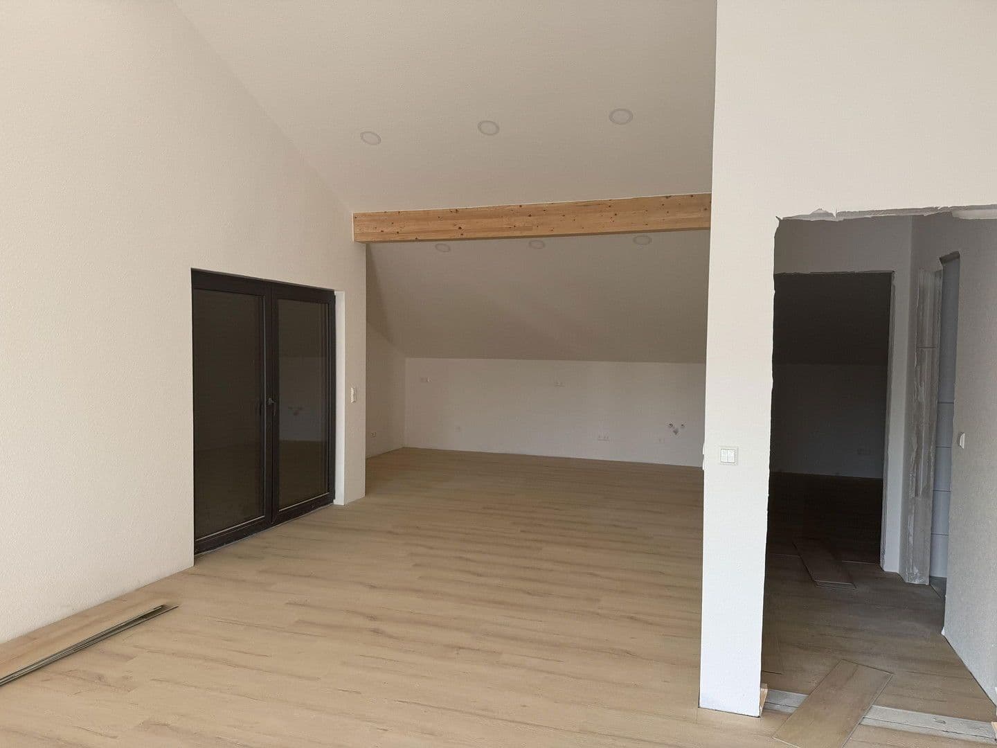 Prenájom bytu 3-izbový 100 m², Speyerer 6, Rauenberg, Bádensko-Wurttembersko Prenájom bytu 3-izbový 100 m², Speyerer 6, Rauenberg, Bádensko-Wurttembersko