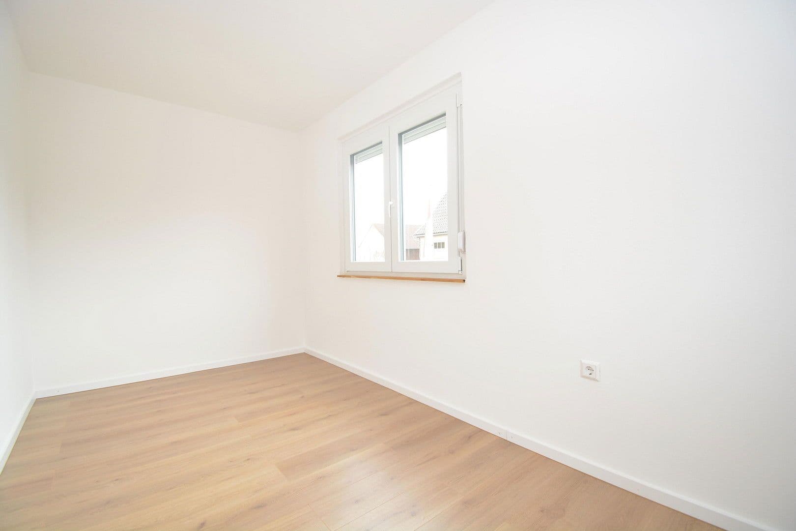 Predaj domu 122 m², pozemek 116 m², Hauptstraße 21, Ebersdorf b.Coburg, Bavorsko Predaj domu 122 m², pozemek 116 m², Hauptstraße 21, Ebersdorf b.Coburg, Bavorsko