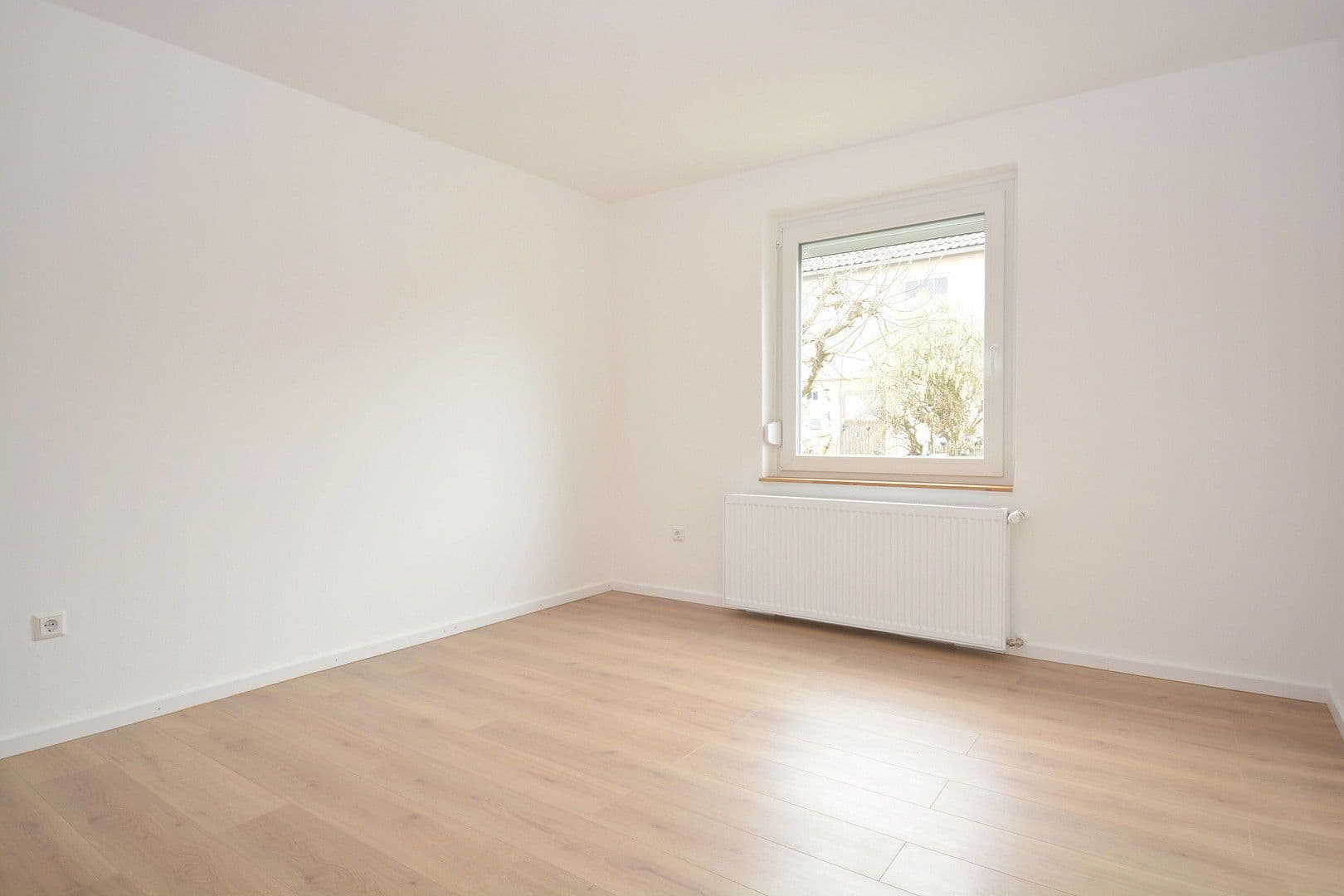 Predaj domu 122 m², pozemek 116 m², Hauptstraße 21, Ebersdorf b.Coburg, Bavorsko Predaj domu 122 m², pozemek 116 m², Hauptstraße 21, Ebersdorf b.Coburg, Bavorsko