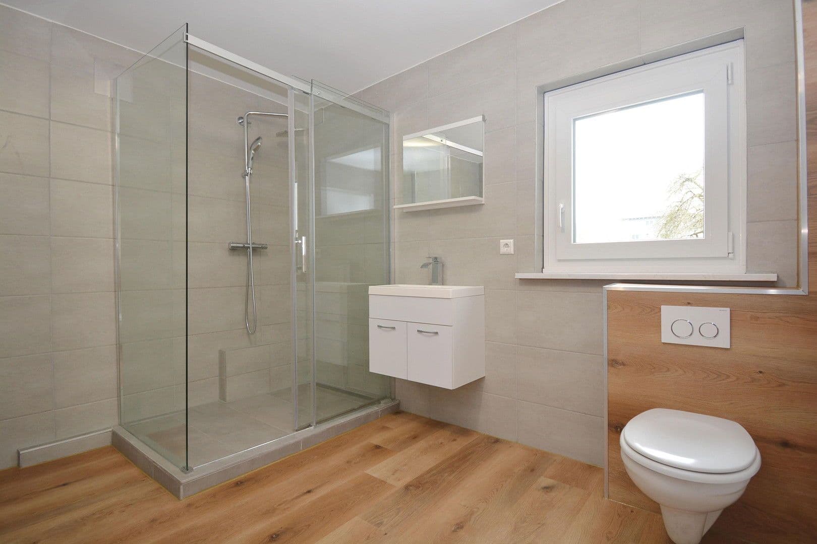 Predaj domu 122 m², pozemek 116 m², Hauptstraße 21, Ebersdorf b.Coburg, Bavorsko Predaj domu 122 m², pozemek 116 m², Hauptstraße 21, Ebersdorf b.Coburg, Bavorsko