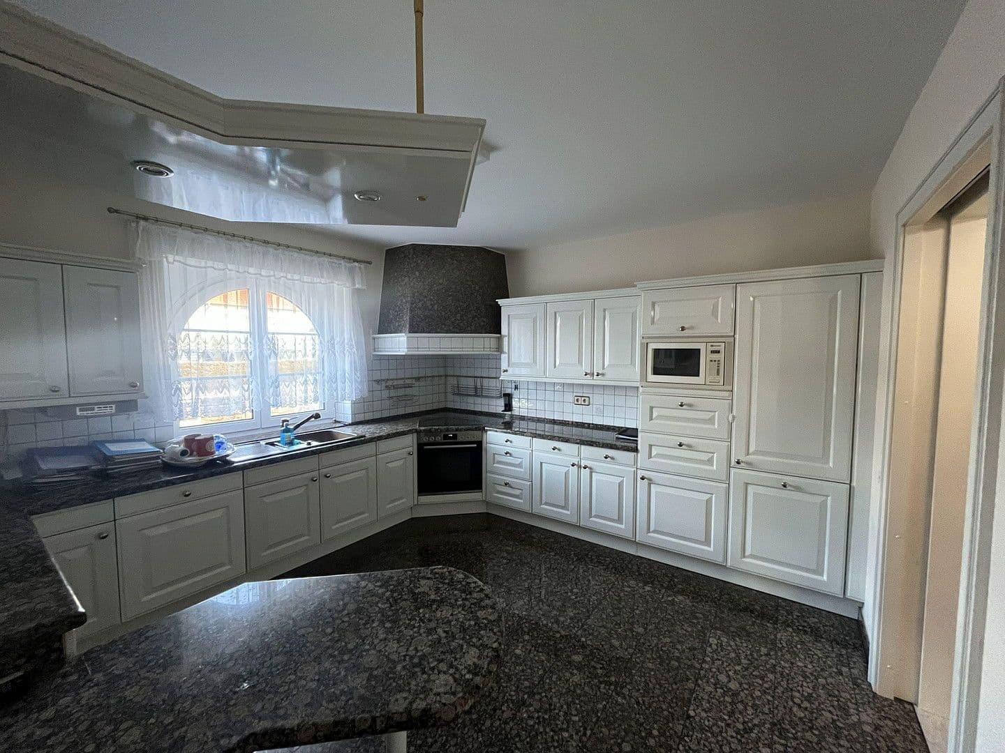 Predaj domu 400 m², pozemek 2.000 m², Birkenwaldstrasse 43, Fichtenau, Bádensko-Wurttembersko Predaj domu 400 m², pozemek 2.000 m², Birkenwaldstrasse 43, Fichtenau, Bádensko-Wurttembersko