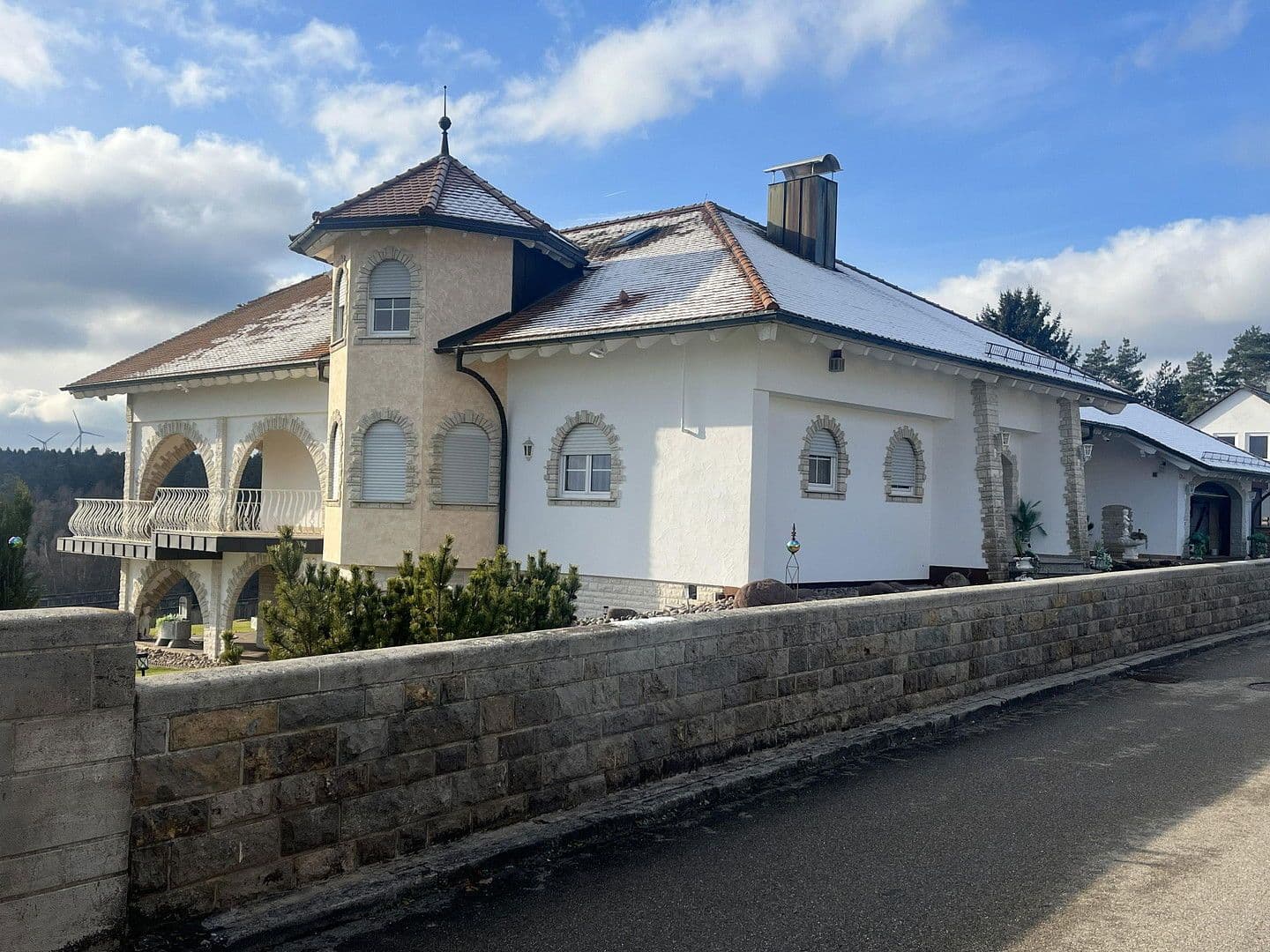 Predaj domu 400 m², pozemek 2.000 m², Birkenwaldstrasse 43, Fichtenau, Bádensko-Wurttembersko Predaj domu 400 m², pozemek 2.000 m², Birkenwaldstrasse 43, Fichtenau, Bádensko-Wurttembersko