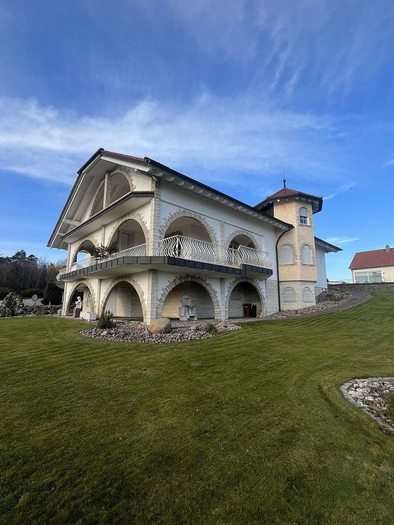 Predaj domu 400 m², pozemek 2.000 m², Birkenwaldstrasse 43, Fichtenau, Bádensko-Wurttembersko Predaj domu 400 m², pozemek 2.000 m², Birkenwaldstrasse 43, Fichtenau, Bádensko-Wurttembersko