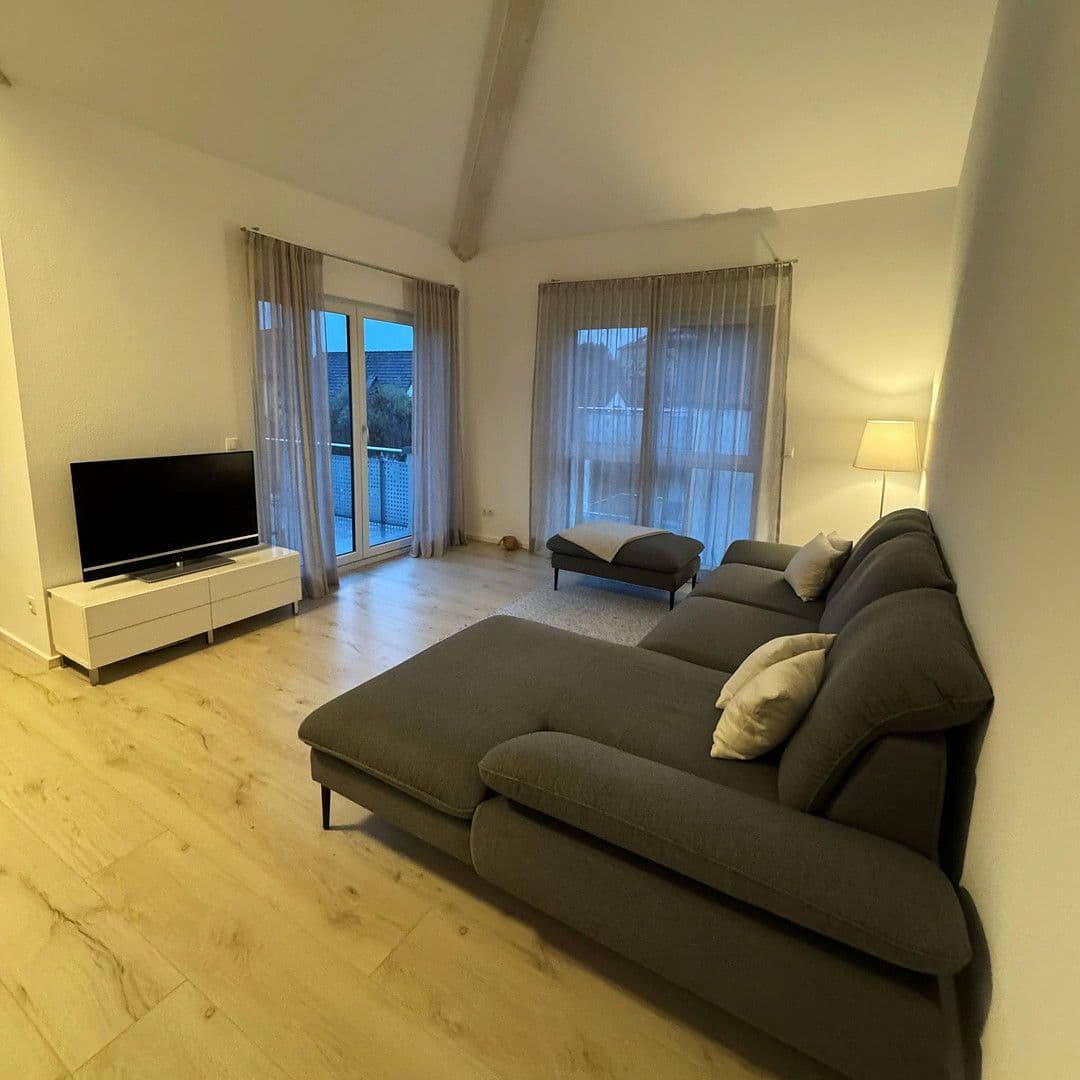 Prenájom bytu 3-izbový 100 m², Edenkoben, Porýnie-Falcko Prenájom bytu 3-izbový 100 m², Edenkoben, Porýnie-Falcko