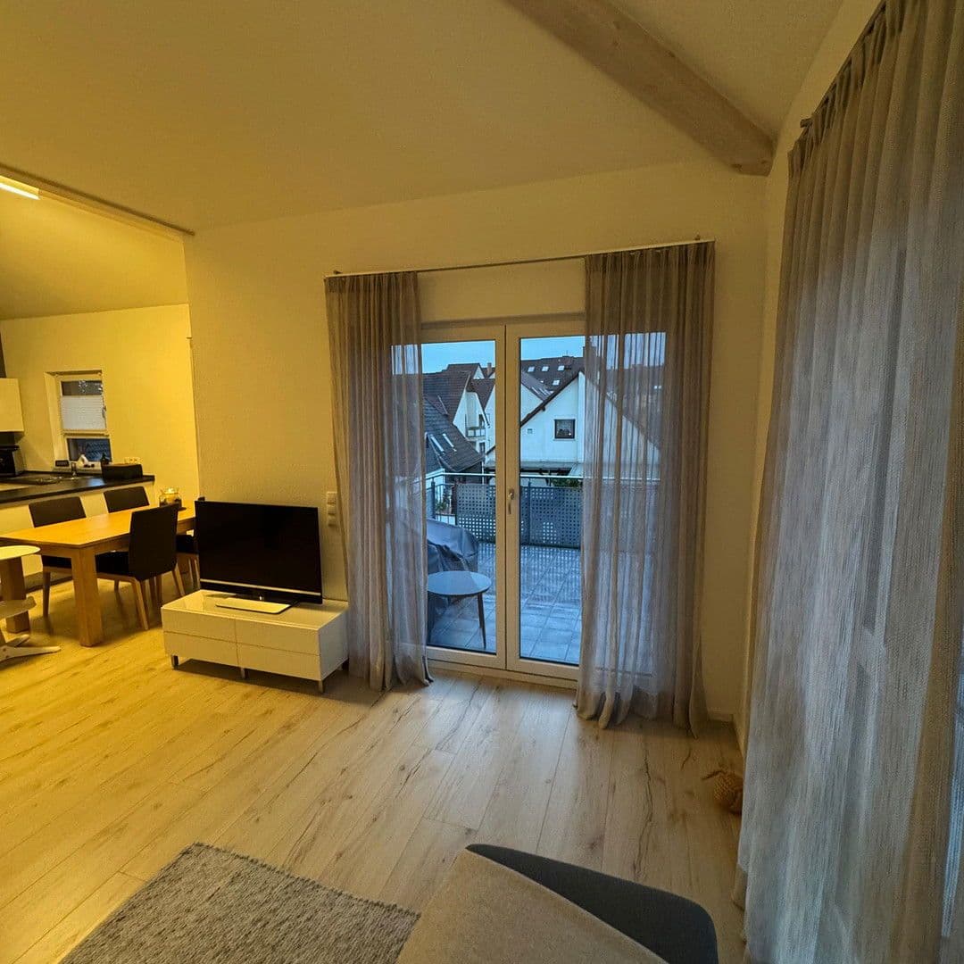 Prenájom bytu 3-izbový 100 m², Edenkoben, Porýnie-Falcko Prenájom bytu 3-izbový 100 m², Edenkoben, Porýnie-Falcko