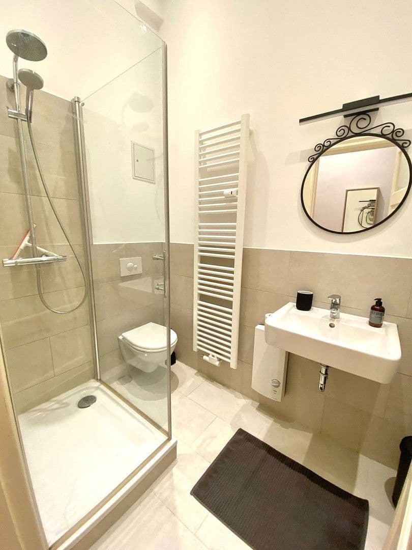 Prenájom bytu 1-izbový 42 m², Berlin, Berlín Prenájom bytu 1-izbový 42 m², Berlin, Berlín