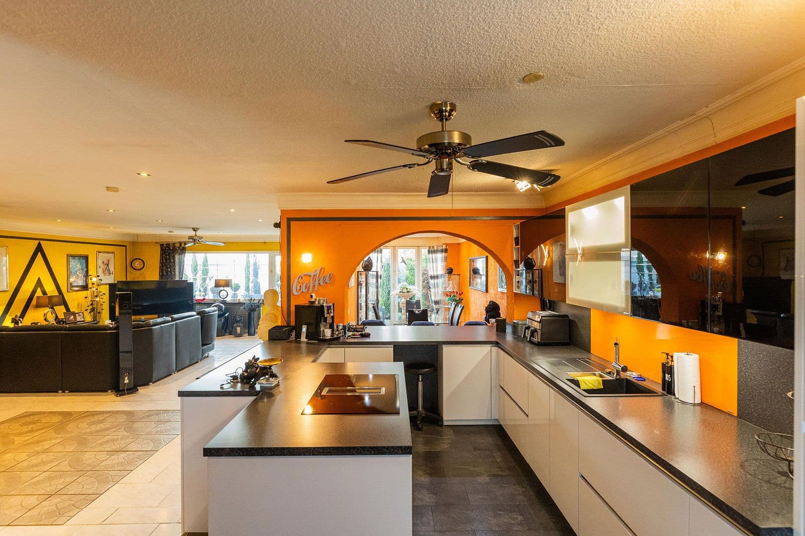 Predaj bytu 6-izbový 252 m², Mannheim, Bádensko-Wurttembersko Predaj bytu 6-izbový 252 m², Mannheim, Bádensko-Wurttembersko