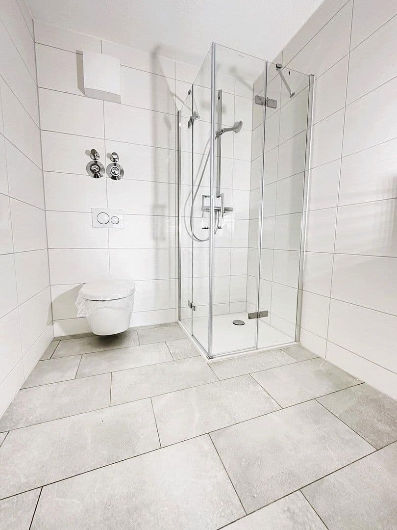 Prenájom bytu 4-izbový 136 m², Fichtestr. 40, Singen (Hohentwiel), Bádensko-Wurttembersko Prenájom bytu 4-izbový 136 m², Fichtestr. 40, Singen (Hohentwiel), Bádensko-Wurttembersko