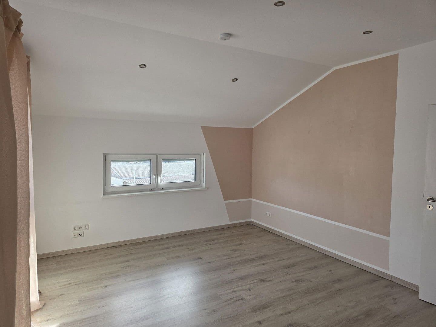 Predaj domu 167 m², pozemek 603 m², Niedereschach, Bádensko-Wurttembersko Predaj domu 167 m², pozemek 603 m², Niedereschach, Bádensko-Wurttembersko