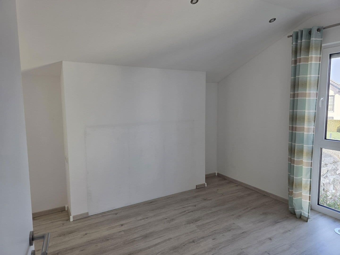 Predaj domu 167 m², pozemek 603 m², Niedereschach, Bádensko-Wurttembersko Predaj domu 167 m², pozemek 603 m², Niedereschach, Bádensko-Wurttembersko