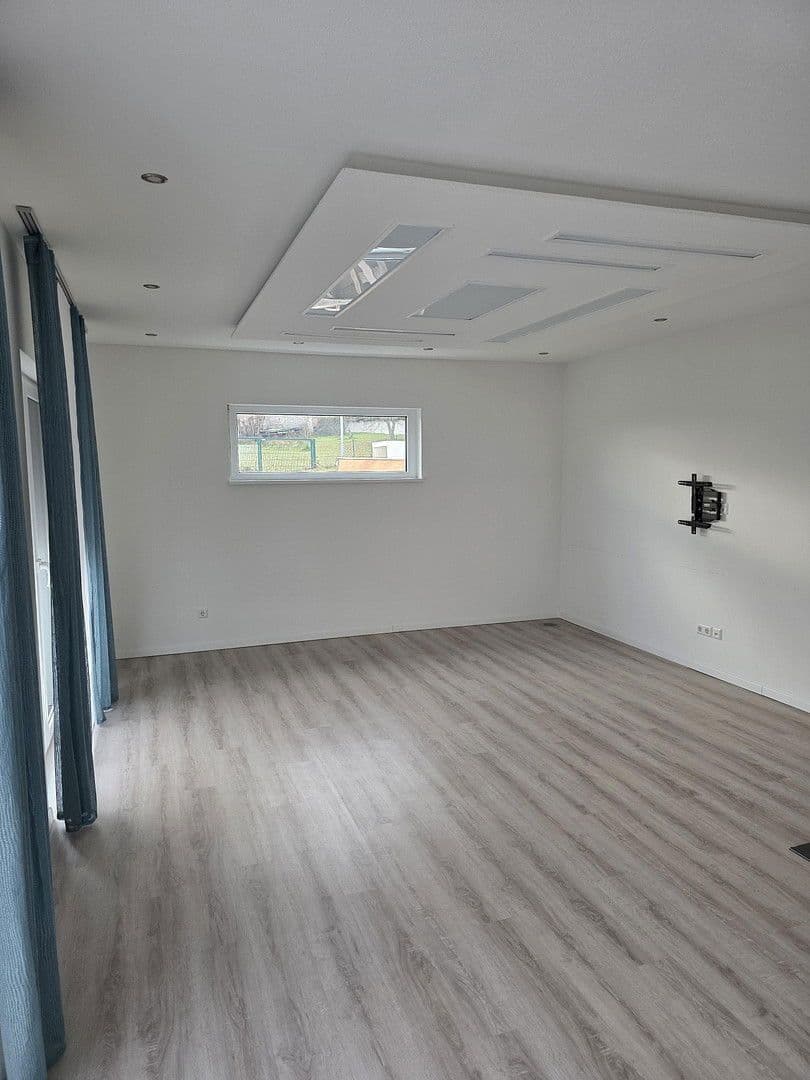 Predaj domu 167 m², pozemek 603 m², Niedereschach, Bádensko-Wurttembersko Predaj domu 167 m², pozemek 603 m², Niedereschach, Bádensko-Wurttembersko