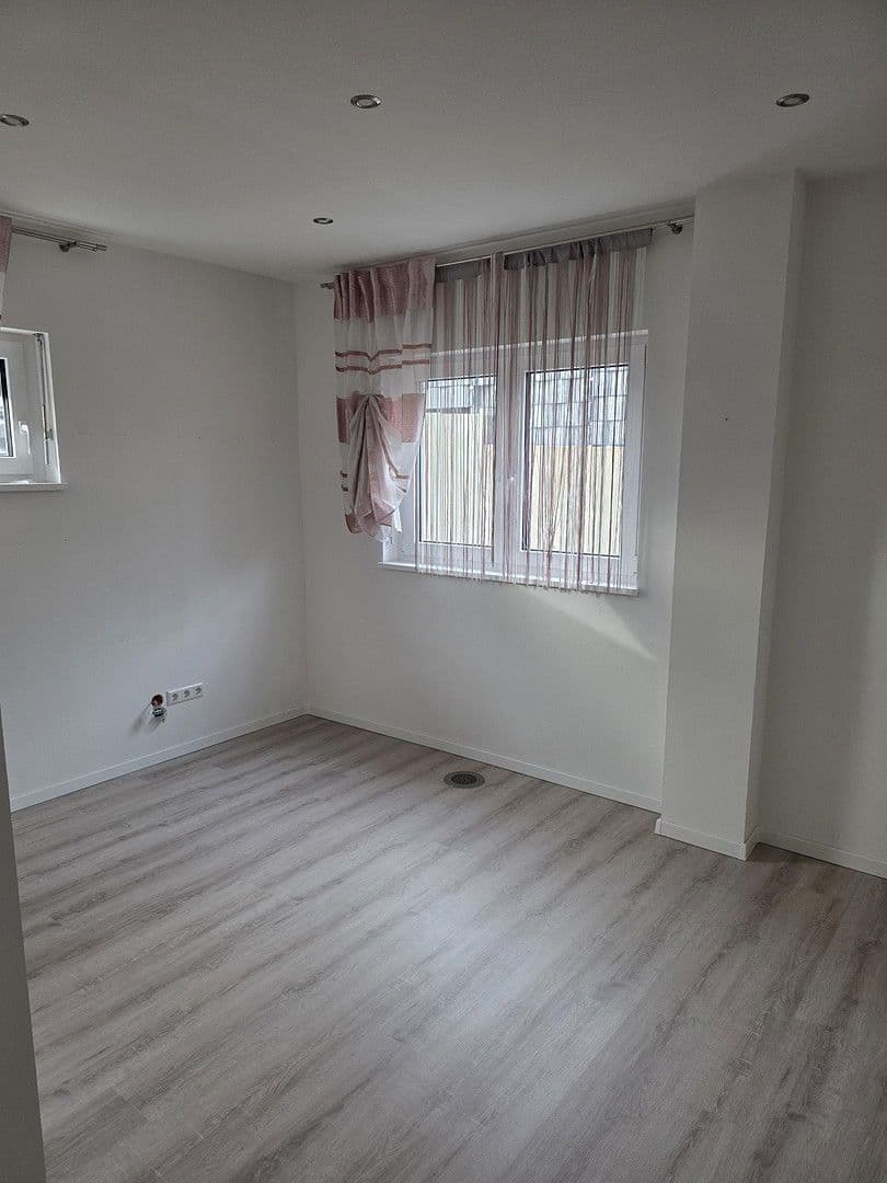Predaj domu 167 m², pozemek 603 m², Niedereschach, Bádensko-Wurttembersko Predaj domu 167 m², pozemek 603 m², Niedereschach, Bádensko-Wurttembersko