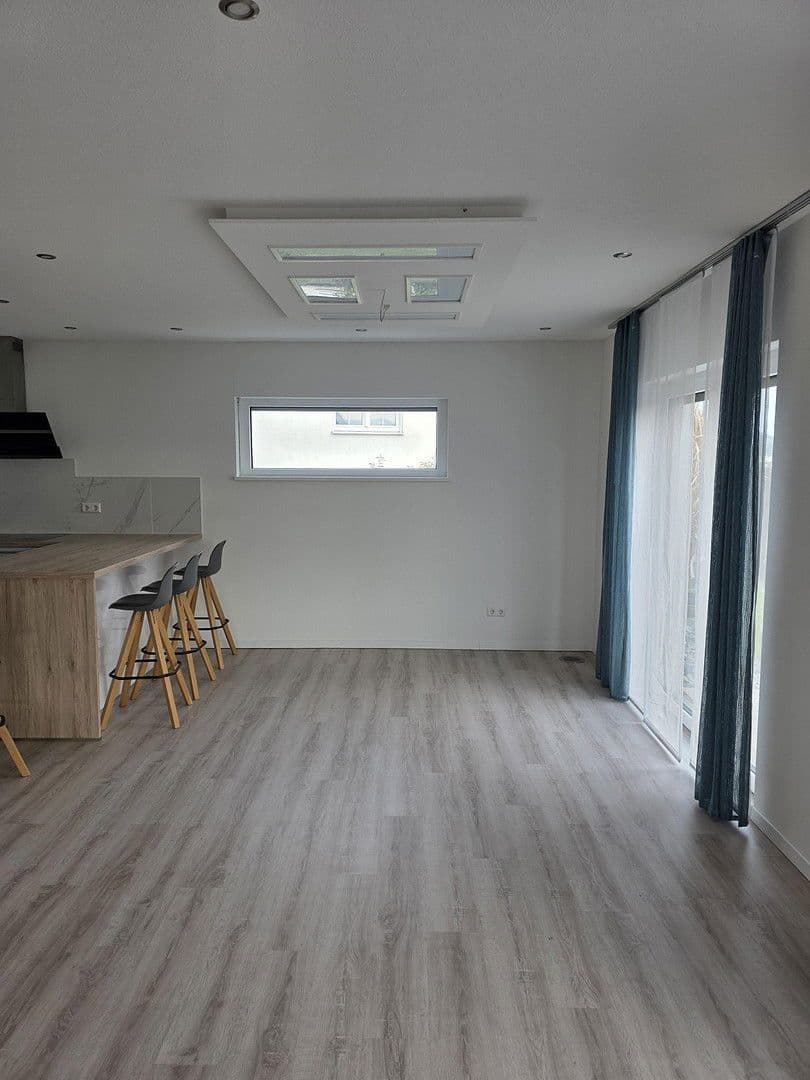 Predaj domu 167 m², pozemek 603 m², Niedereschach, Bádensko-Wurttembersko Predaj domu 167 m², pozemek 603 m², Niedereschach, Bádensko-Wurttembersko