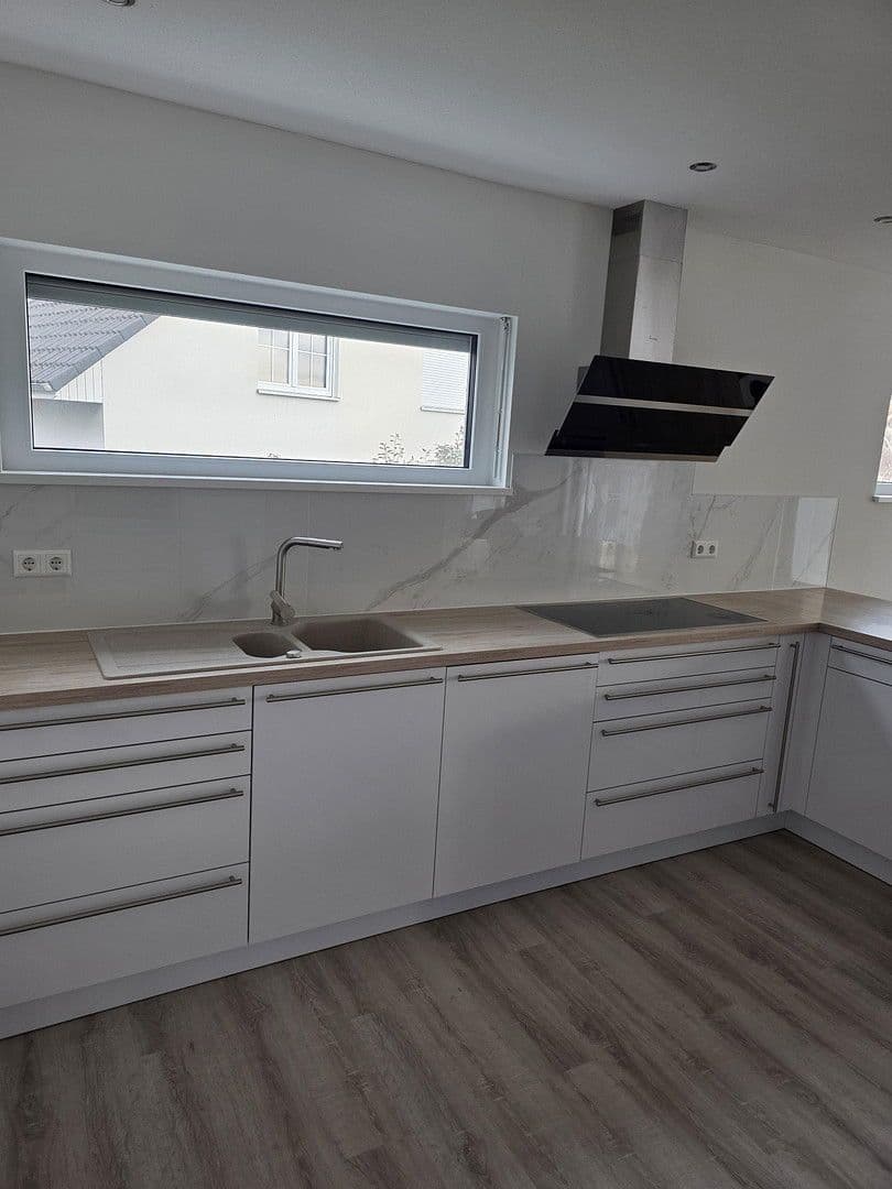 Predaj domu 167 m², pozemek 603 m², Niedereschach, Bádensko-Wurttembersko Predaj domu 167 m², pozemek 603 m², Niedereschach, Bádensko-Wurttembersko