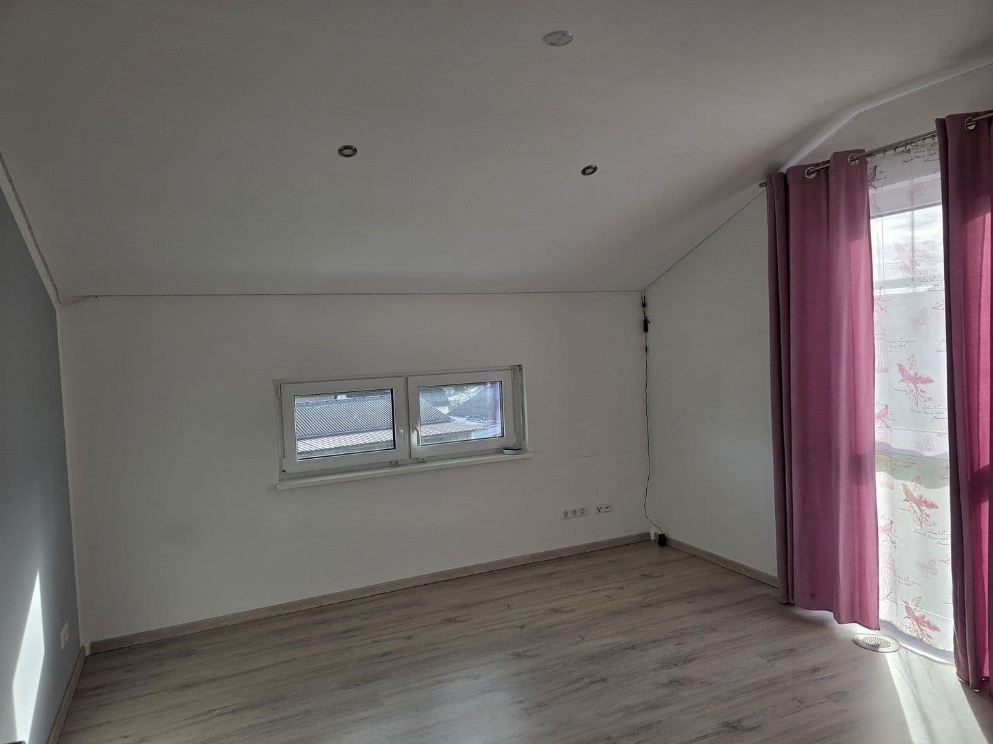 Predaj domu 167 m², pozemek 603 m², Niedereschach, Bádensko-Wurttembersko Predaj domu 167 m², pozemek 603 m², Niedereschach, Bádensko-Wurttembersko