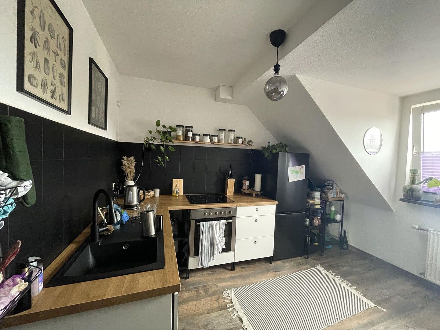 Prenájom bytu 3-izbový 79 m², Düsseldorfer Str. 7, Essen, Severné Porýnie - Westfálsko Prenájom bytu 3-izbový 79 m², Düsseldorfer Str. 7, Essen, Severné Porýnie - Westfálsko