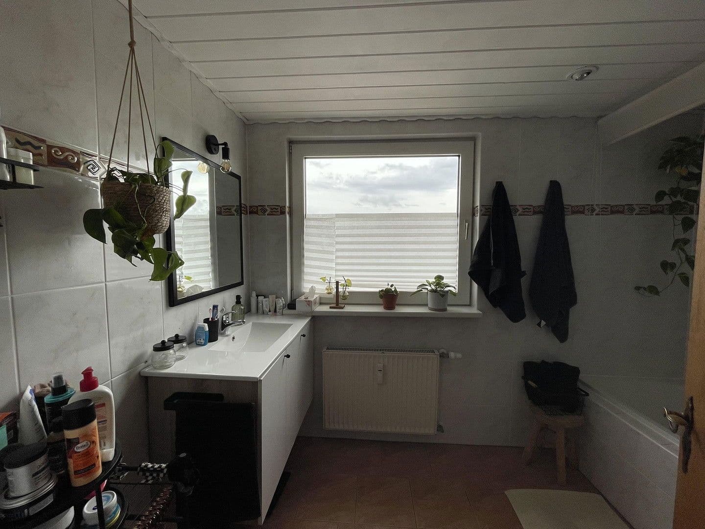 Prenájom bytu 3-izbový 79 m², Düsseldorfer Str. 7, Essen, Severné Porýnie - Westfálsko Prenájom bytu 3-izbový 79 m², Düsseldorfer Str. 7, Essen, Severné Porýnie - Westfálsko