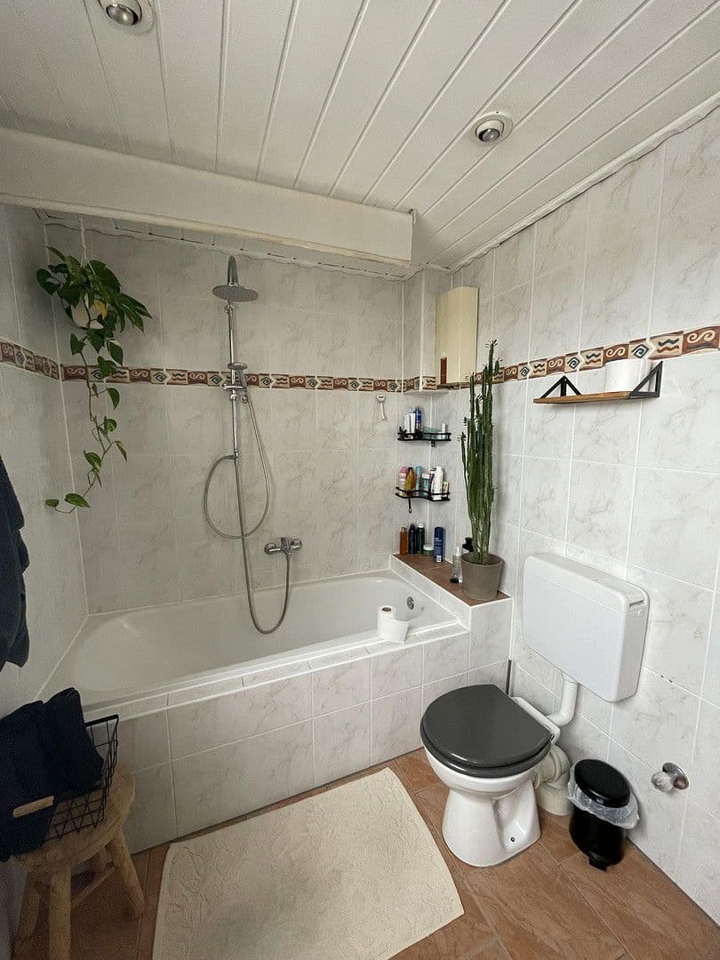 Prenájom bytu 3-izbový 79 m², Düsseldorfer Str. 7, Essen, Severné Porýnie - Westfálsko Prenájom bytu 3-izbový 79 m², Düsseldorfer Str. 7, Essen, Severné Porýnie - Westfálsko