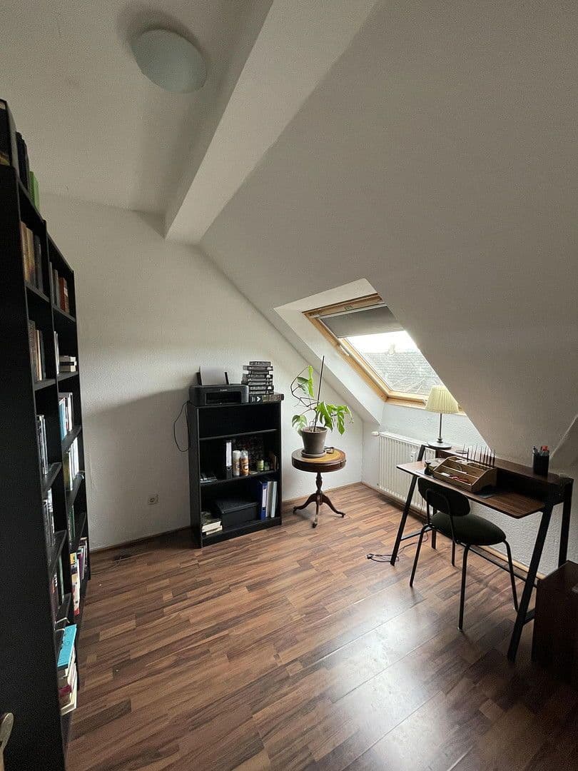 Prenájom bytu 3-izbový 79 m², Düsseldorfer Str. 7, Essen, Severné Porýnie - Westfálsko Prenájom bytu 3-izbový 79 m², Düsseldorfer Str. 7, Essen, Severné Porýnie - Westfálsko