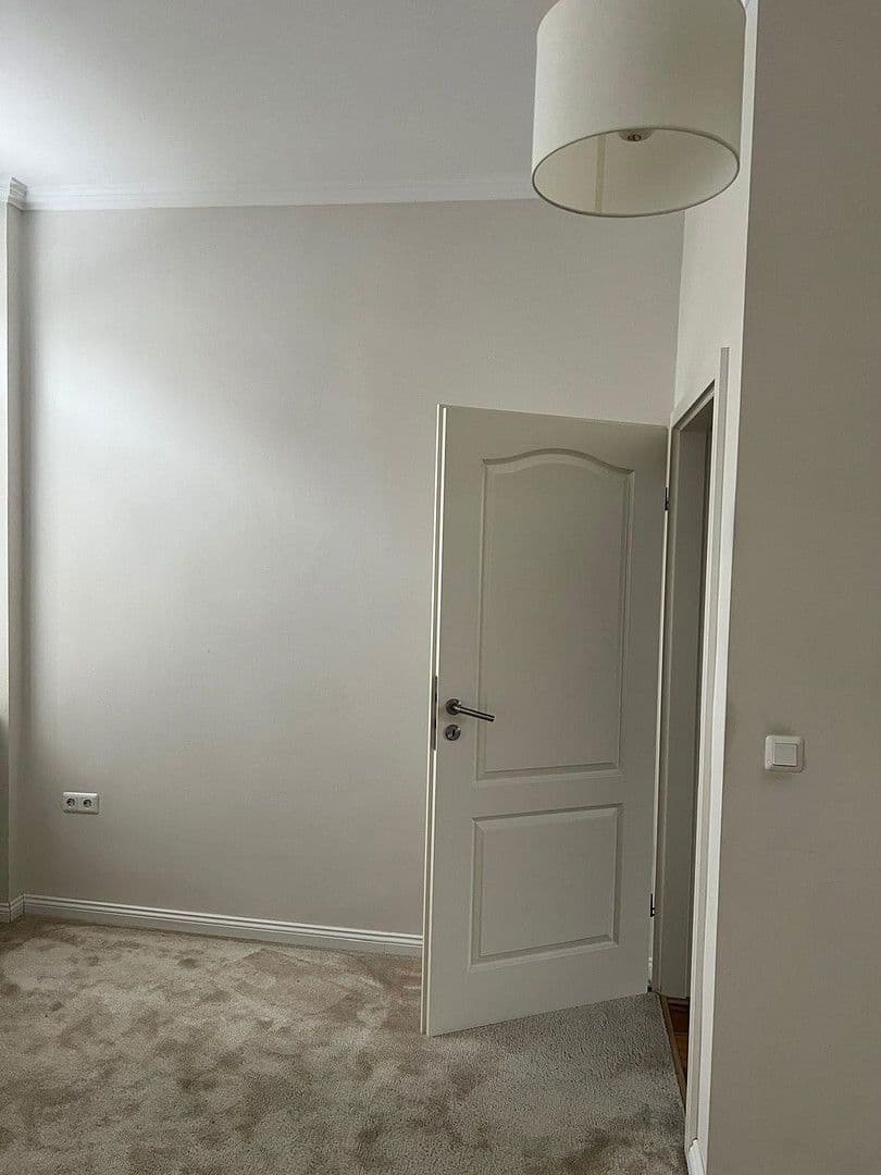 Prenájom bytu 5-izbový 150 m², Wupperstr. 101, Solingen, Severné Porýnie - Westfálsko Prenájom bytu 5-izbový 150 m², Wupperstr. 101, Solingen, Severné Porýnie - Westfálsko