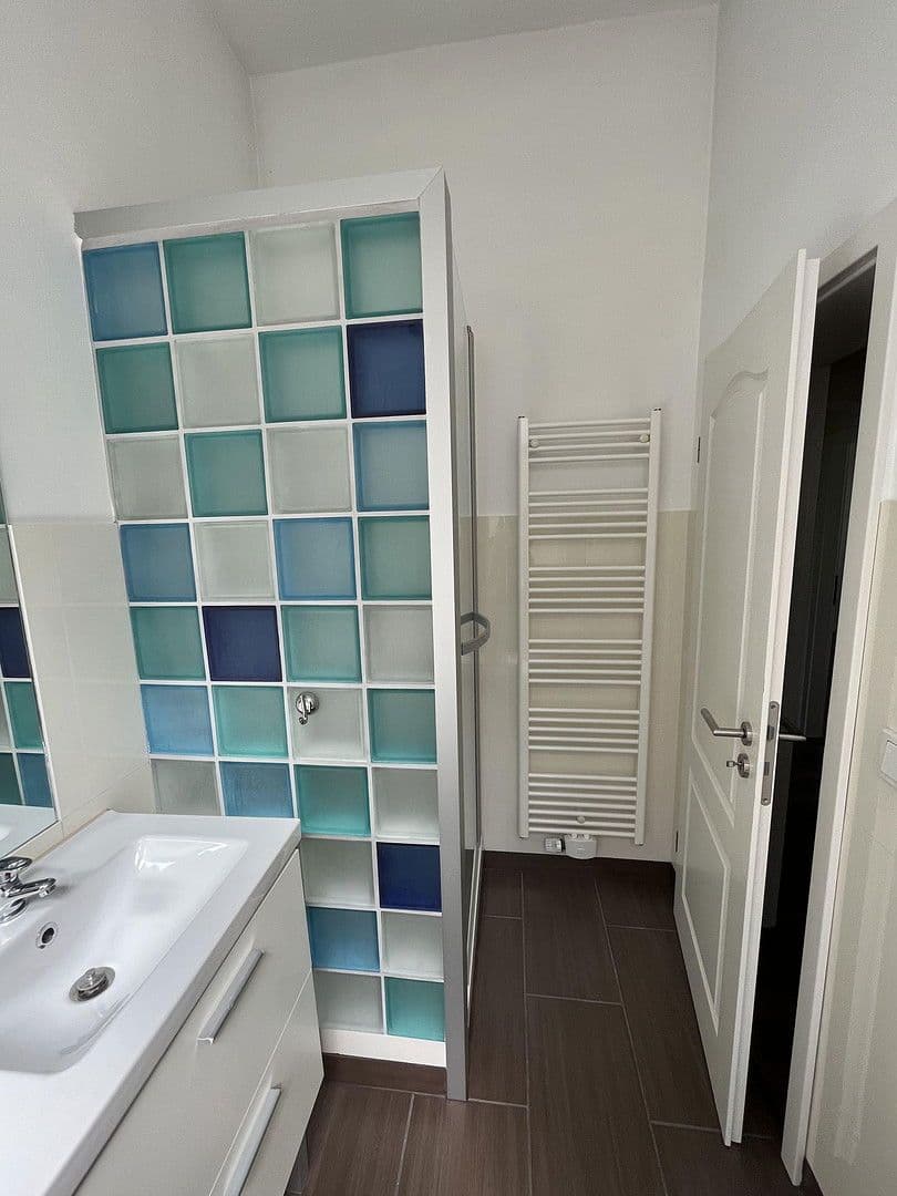 Prenájom bytu 5-izbový 150 m², Wupperstr. 101, Solingen, Severné Porýnie - Westfálsko Prenájom bytu 5-izbový 150 m², Wupperstr. 101, Solingen, Severné Porýnie - Westfálsko