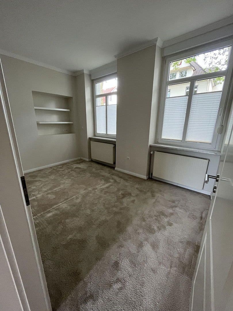 Prenájom bytu 5-izbový 150 m², Wupperstr. 101, Solingen, Severné Porýnie - Westfálsko Prenájom bytu 5-izbový 150 m², Wupperstr. 101, Solingen, Severné Porýnie - Westfálsko