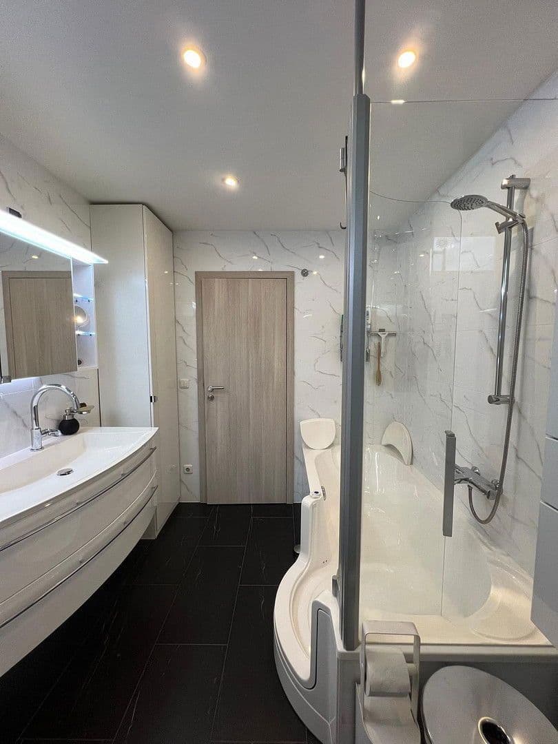 Predaj bytu 4-izbový 90 m², Albert-Roßhaupterstraße 14, München, Bavorsko Predaj bytu 4-izbový 90 m², Albert-Roßhaupterstraße 14, München, Bavorsko