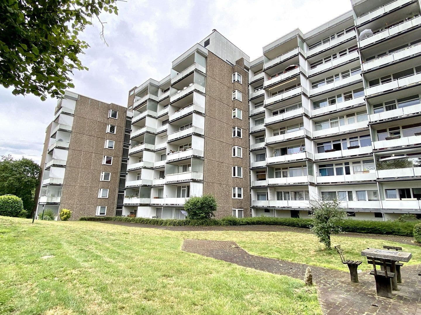 Prenájom bytu 2-izbový 66 m², Reginharstraße 2, Bergisch Gladbach, Severné Porýnie - Westfálsko Prenájom bytu 2-izbový 66 m², Reginharstraße 2, Bergisch Gladbach, Severné Porýnie - Westfálsko