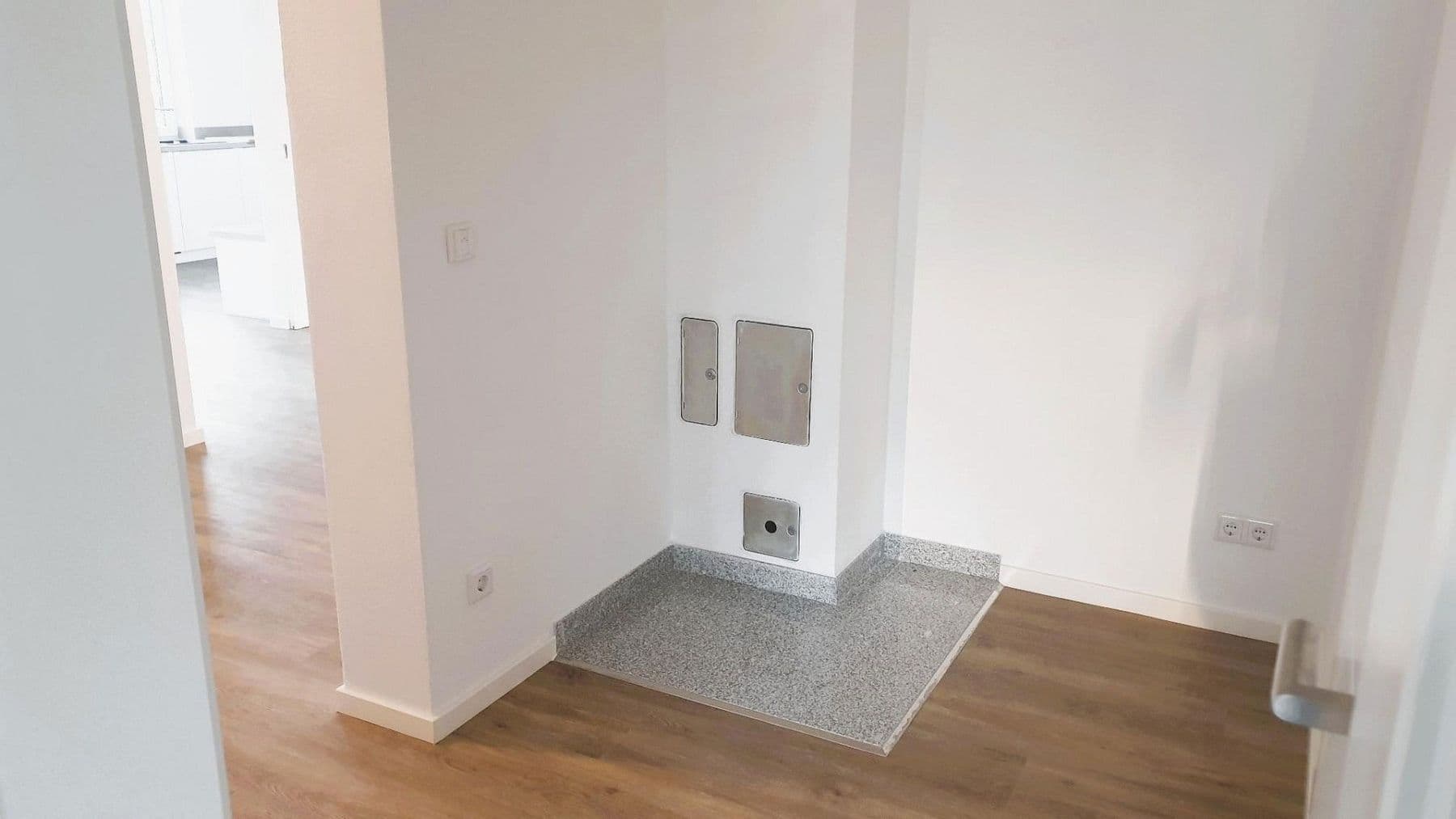 Prenájom bytu 3-izbový 126 m², Hummelskuppe, Petersberg, Hesensko Prenájom bytu 3-izbový 126 m², Hummelskuppe, Petersberg, Hesensko