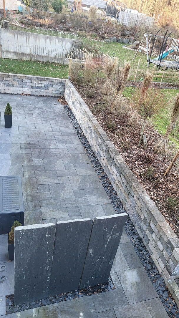 Prenájom bytu 3-izbový 126 m², Hummelskuppe, Petersberg, Hesensko Prenájom bytu 3-izbový 126 m², Hummelskuppe, Petersberg, Hesensko