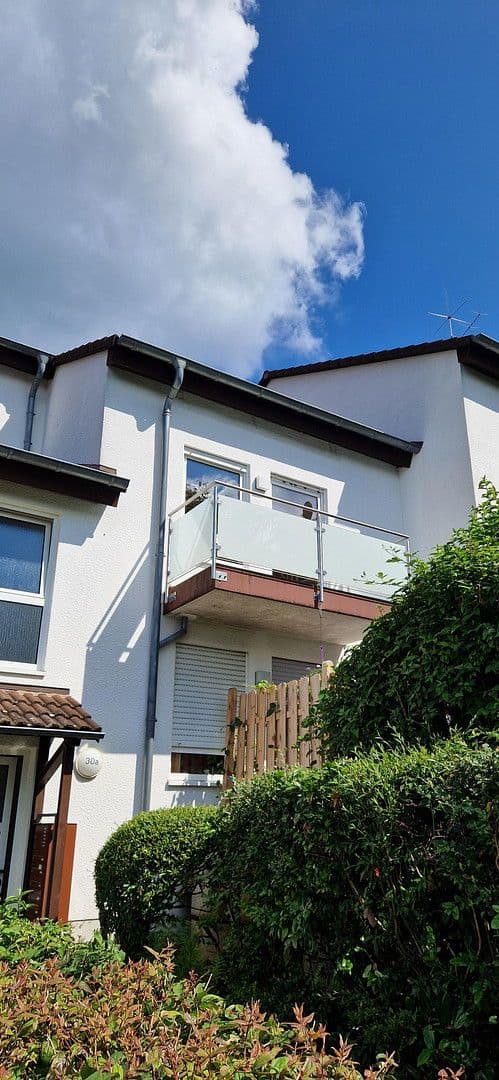 Prenájom bytu 2-izbový 38 m², Robert-Koch-Straße 30A, Saarbrücken, Sársko Prenájom bytu 2-izbový 38 m², Robert-Koch-Straße 30A, Saarbrücken, Sársko