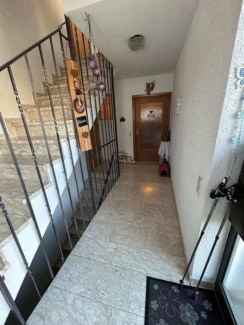 Predaj domu 171 m², pozemek 396 m², Weilheim an der Teck, Bádensko-Wurttembersko Predaj domu 171 m², pozemek 396 m², Weilheim an der Teck, Bádensko-Wurttembersko