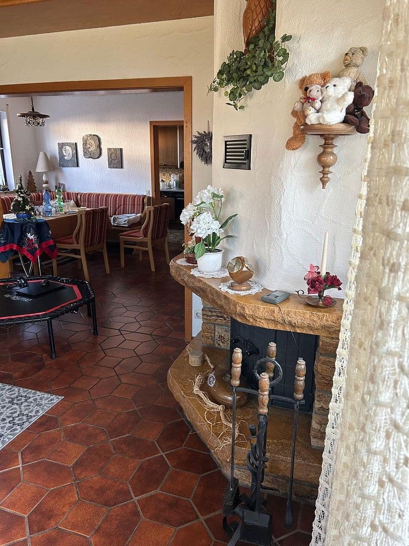 Predaj domu 171 m², pozemek 396 m², Weilheim an der Teck, Bádensko-Wurttembersko Predaj domu 171 m², pozemek 396 m², Weilheim an der Teck, Bádensko-Wurttembersko