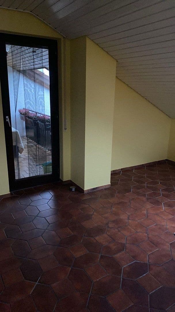 Predaj domu 171 m², pozemek 396 m², Weilheim an der Teck, Bádensko-Wurttembersko Predaj domu 171 m², pozemek 396 m², Weilheim an der Teck, Bádensko-Wurttembersko