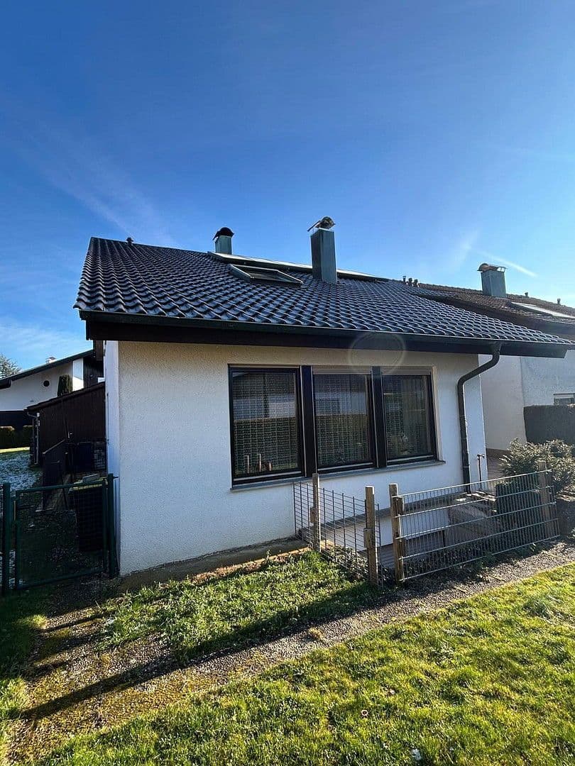 Predaj domu 171 m², pozemek 396 m², Weilheim an der Teck, Bádensko-Wurttembersko Predaj domu 171 m², pozemek 396 m², Weilheim an der Teck, Bádensko-Wurttembersko