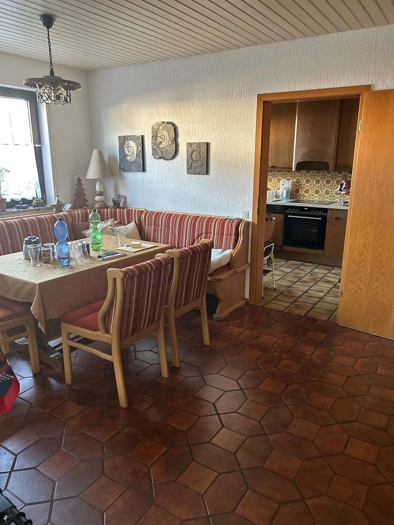 Predaj domu 171 m², pozemek 396 m², Weilheim an der Teck, Bádensko-Wurttembersko Predaj domu 171 m², pozemek 396 m², Weilheim an der Teck, Bádensko-Wurttembersko