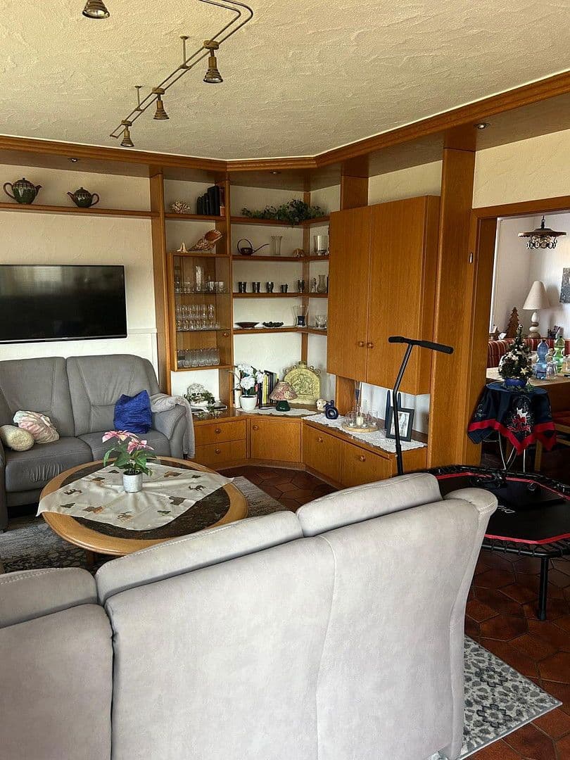 Predaj domu 171 m², pozemek 396 m², Weilheim an der Teck, Bádensko-Wurttembersko Predaj domu 171 m², pozemek 396 m², Weilheim an der Teck, Bádensko-Wurttembersko