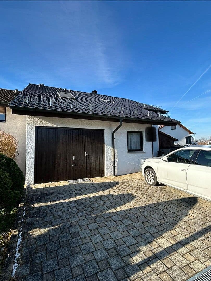 Predaj domu 171 m², pozemek 396 m², Weilheim an der Teck, Bádensko-Wurttembersko Predaj domu 171 m², pozemek 396 m², Weilheim an der Teck, Bádensko-Wurttembersko