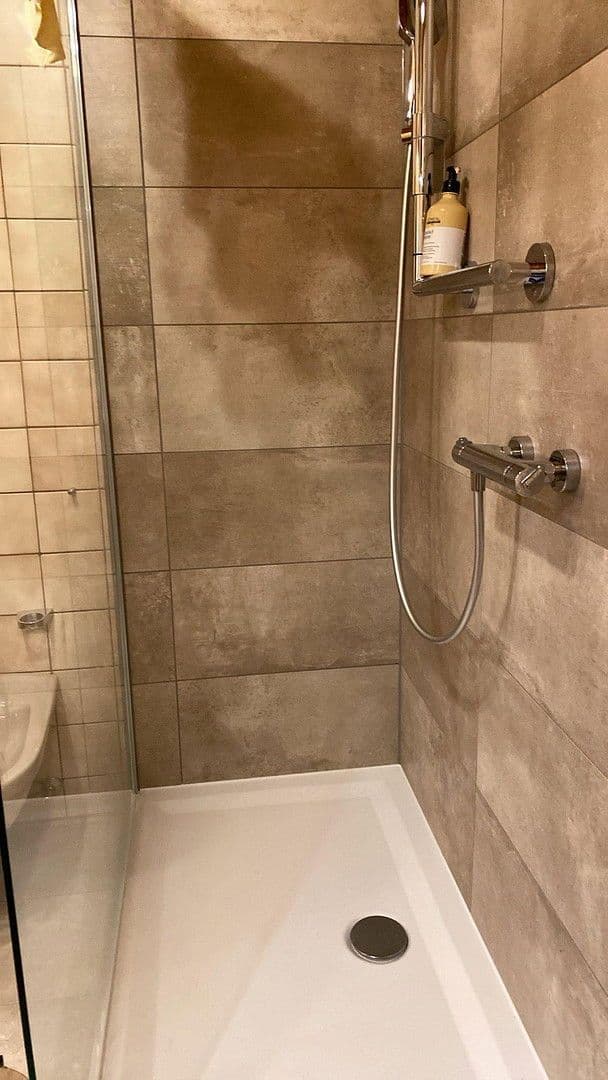 Predaj domu 171 m², pozemek 396 m², Weilheim an der Teck, Bádensko-Wurttembersko Predaj domu 171 m², pozemek 396 m², Weilheim an der Teck, Bádensko-Wurttembersko