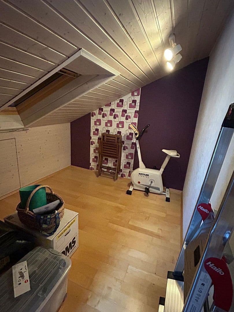 Predaj domu 171 m², pozemek 396 m², Weilheim an der Teck, Bádensko-Wurttembersko Predaj domu 171 m², pozemek 396 m², Weilheim an der Teck, Bádensko-Wurttembersko