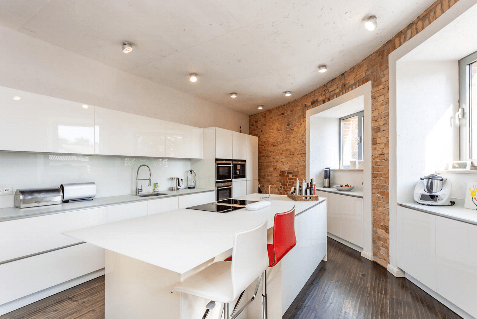 Prenájom bytu 4-izbový 206 m², Akazienallee 35a, Berlin, Berlín Prenájom bytu 4-izbový 206 m², Akazienallee 35a, Berlin, Berlín