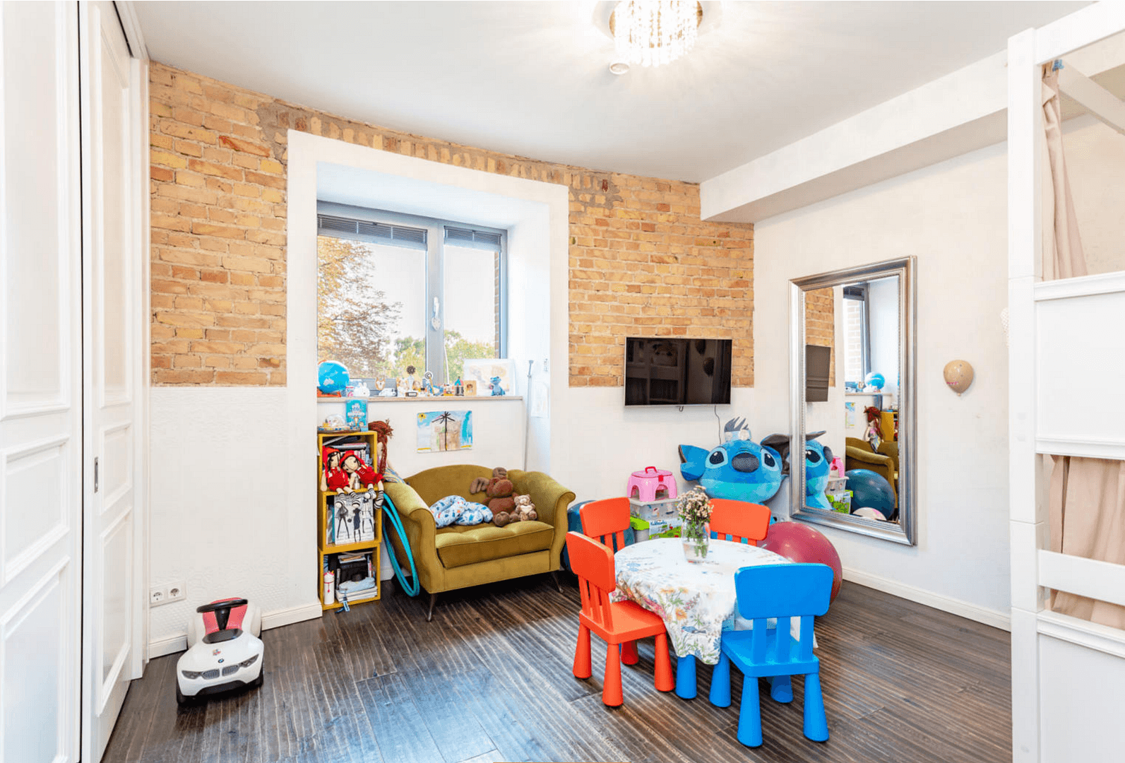 Prenájom bytu 4-izbový 206 m², Akazienallee 35a, Berlin, Berlín Prenájom bytu 4-izbový 206 m², Akazienallee 35a, Berlin, Berlín