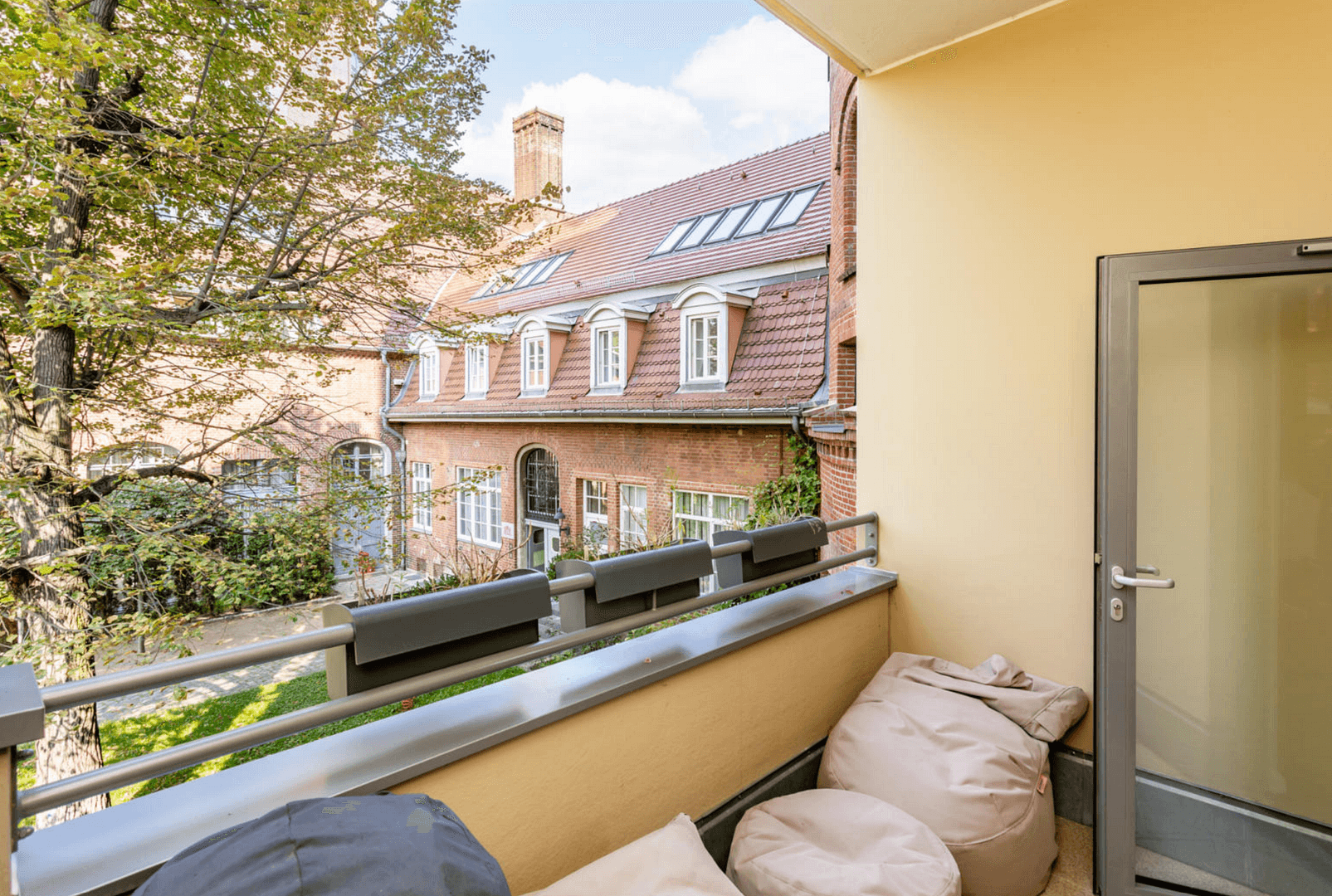 Prenájom bytu 4-izbový 206 m², Akazienallee 35a, Berlin, Berlín Prenájom bytu 4-izbový 206 m², Akazienallee 35a, Berlin, Berlín