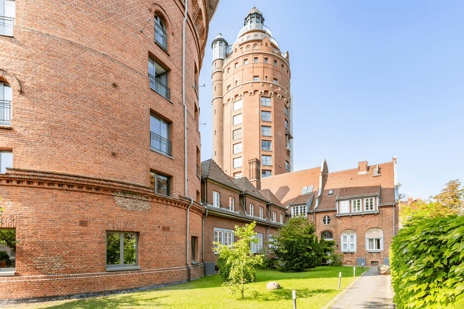 Prenájom bytu 4-izbový 206 m², Akazienallee 35a, Berlin, Berlín Prenájom bytu 4-izbový 206 m², Akazienallee 35a, Berlin, Berlín