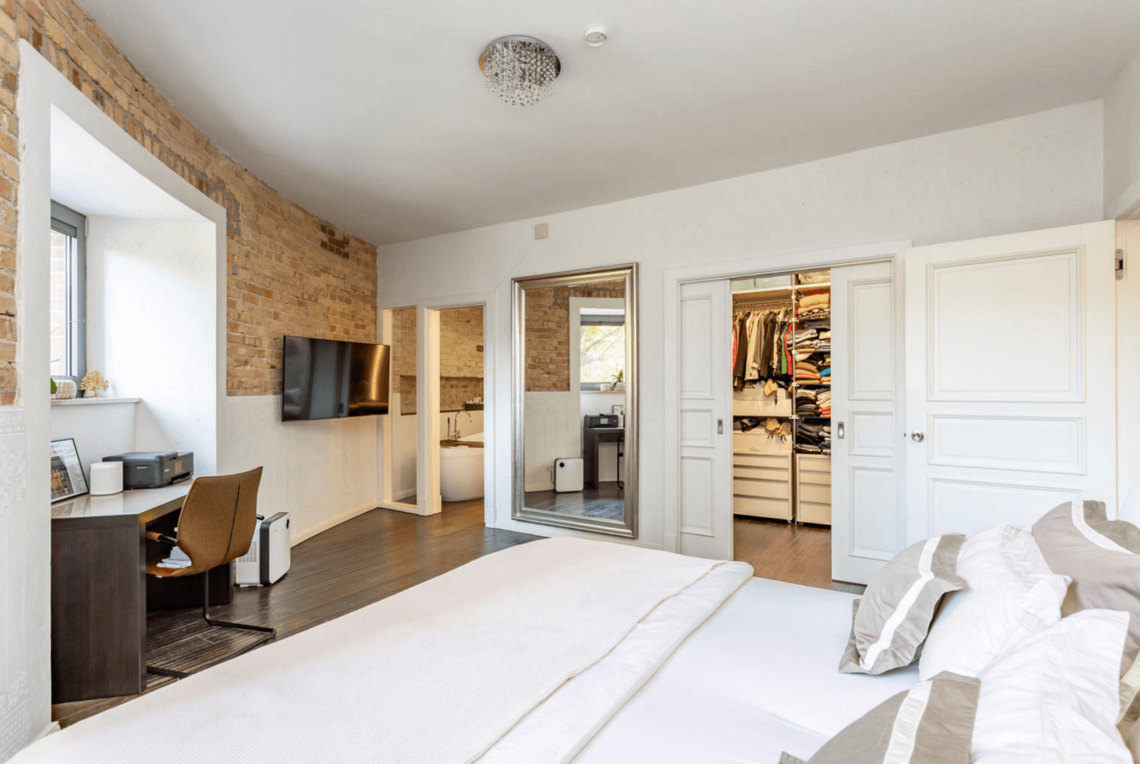 Prenájom bytu 4-izbový 206 m², Akazienallee 35a, Berlin, Berlín Prenájom bytu 4-izbový 206 m², Akazienallee 35a, Berlin, Berlín