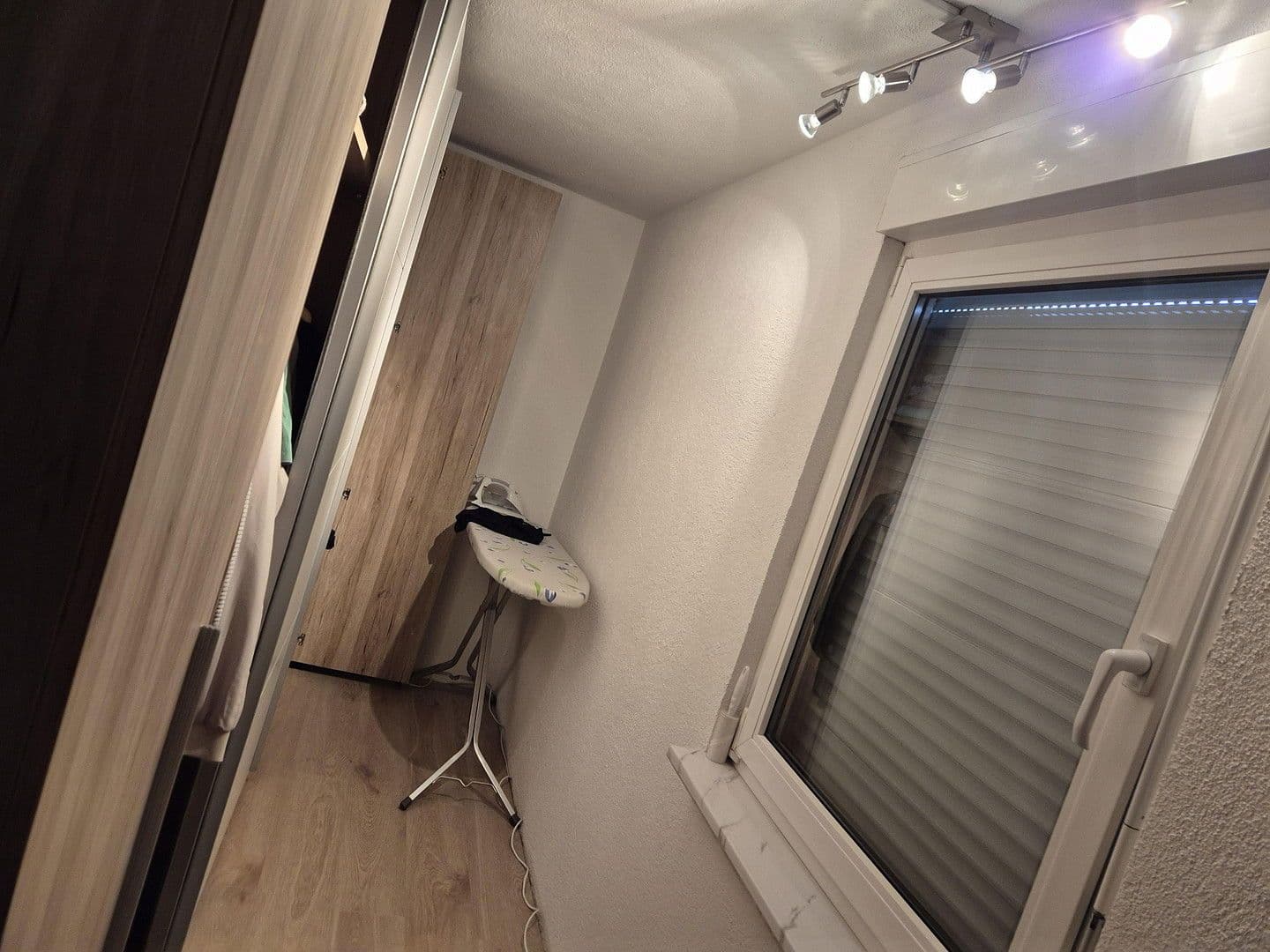 Predaj domu 200 m², pozemek 262 m², Illingen, Bádensko-Wurttembersko Predaj domu 200 m², pozemek 262 m², Illingen, Bádensko-Wurttembersko