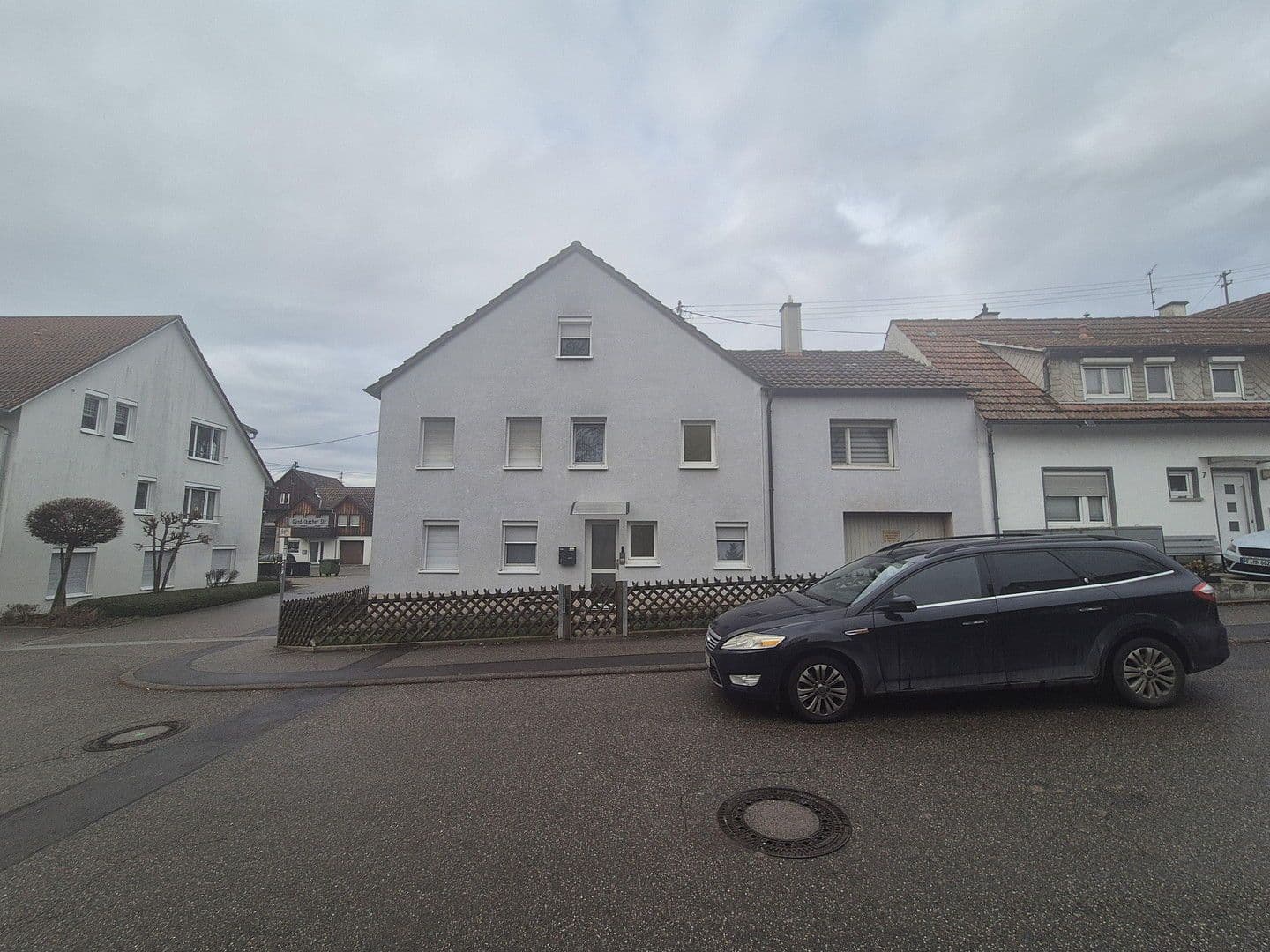 Predaj domu 200 m², pozemek 262 m², Illingen, Bádensko-Wurttembersko Predaj domu 200 m², pozemek 262 m², Illingen, Bádensko-Wurttembersko