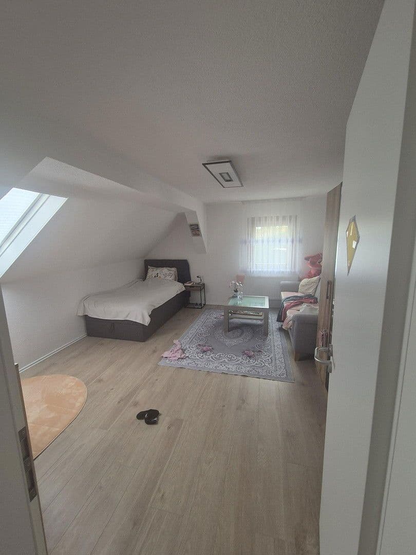 Predaj domu 200 m², pozemek 262 m², Illingen, Bádensko-Wurttembersko Predaj domu 200 m², pozemek 262 m², Illingen, Bádensko-Wurttembersko