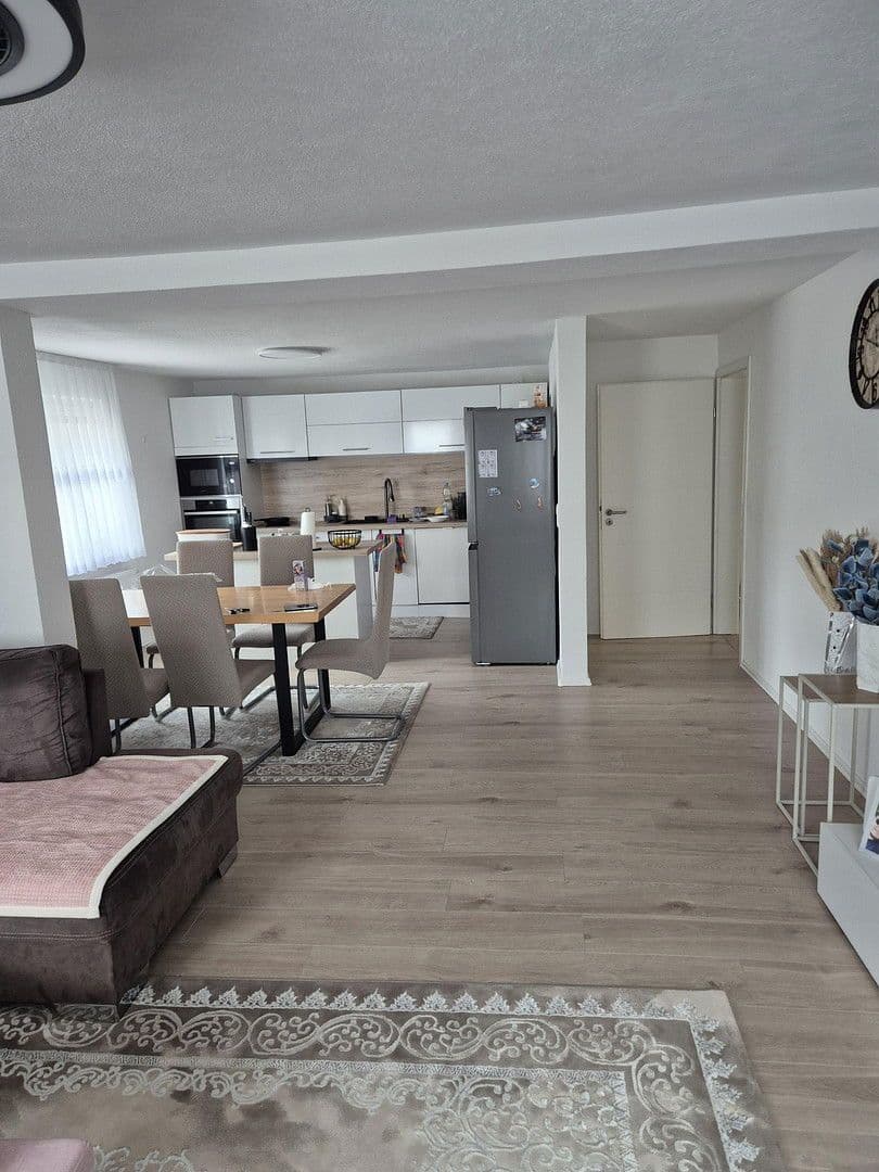 Predaj domu 200 m², pozemek 262 m², Illingen, Bádensko-Wurttembersko Predaj domu 200 m², pozemek 262 m², Illingen, Bádensko-Wurttembersko