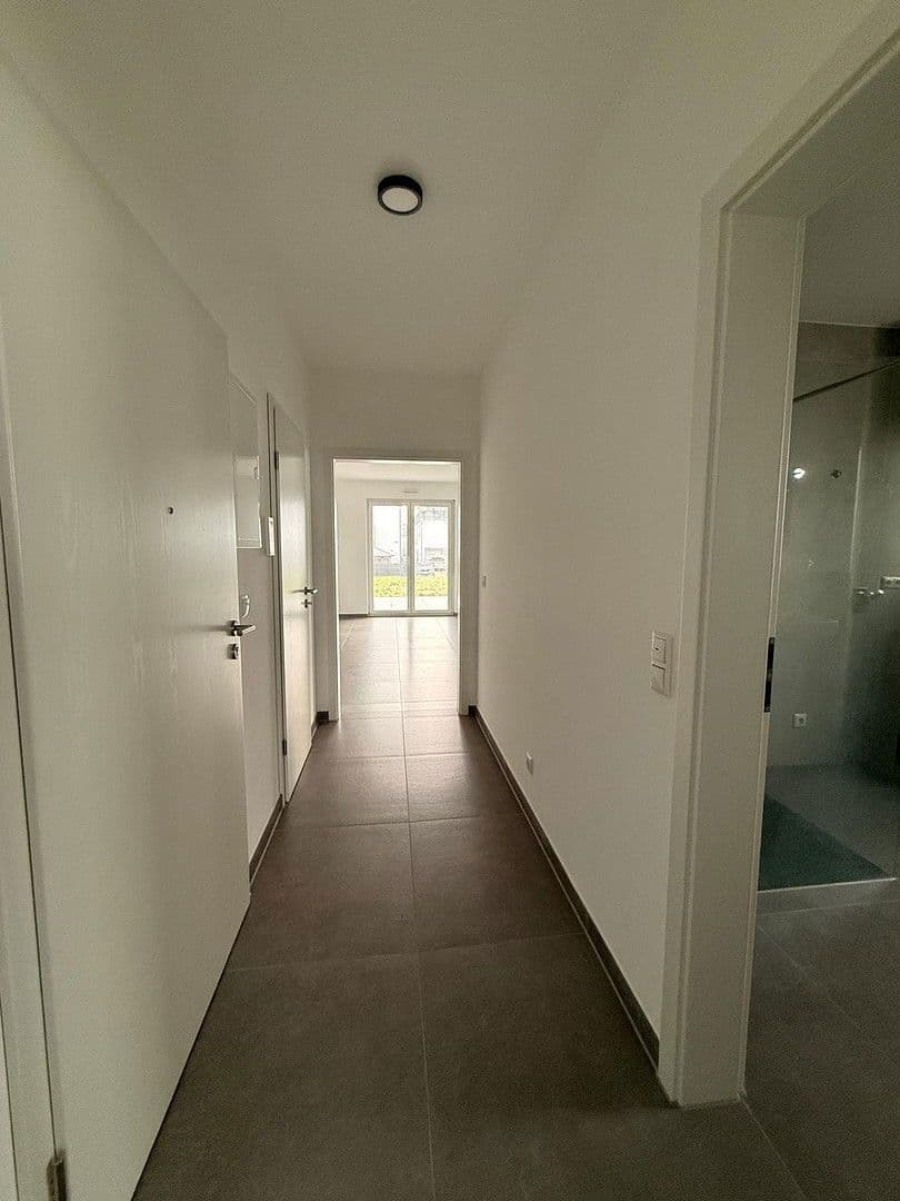 Prenájom bytu 6-izbový 212 m², Pfarrer-Kaspar-Walter-Straße 28, Offenbach am Main, Hesensko Prenájom bytu 6-izbový 212 m², Pfarrer-Kaspar-Walter-Straße 28, Offenbach am Main, Hesensko